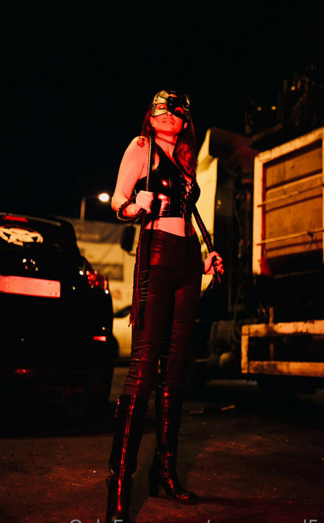 Queen Red