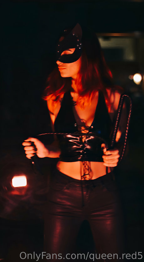 Queen Red