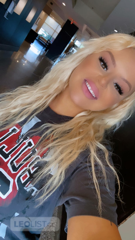 Naken läckt OnlyFans-bild av Lenabrinks