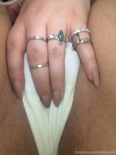 Alasti lekkinud OnlyFans-i pilt Katthekunt