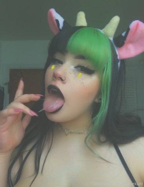 Nahá fotka uniklých OnlyFans od Katthekunt