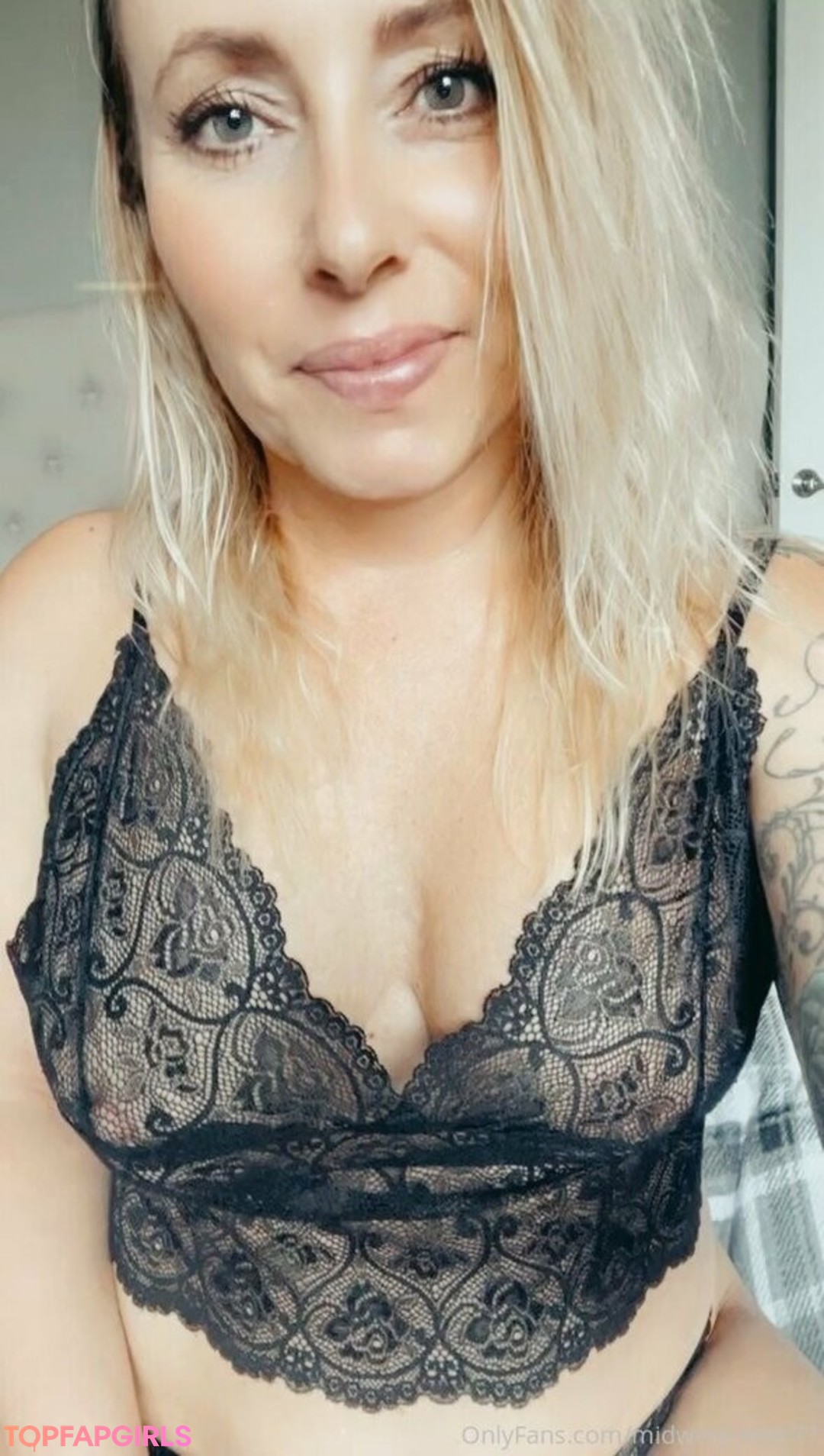 Alasti lekkinud OnlyFans-i pilt Midwest Mom #40