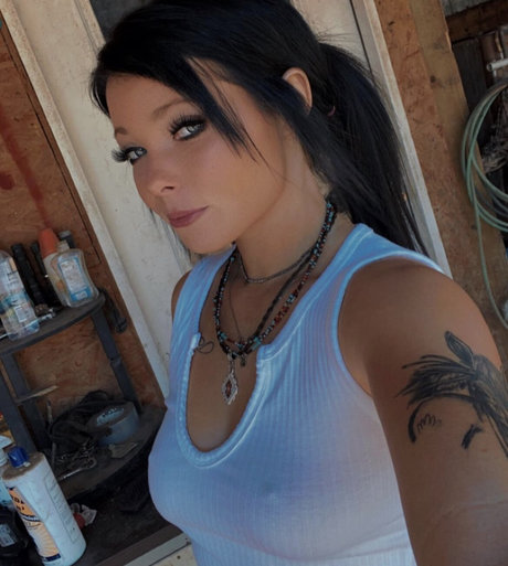 Brooklyn OnlyFans 유출 누드 사진