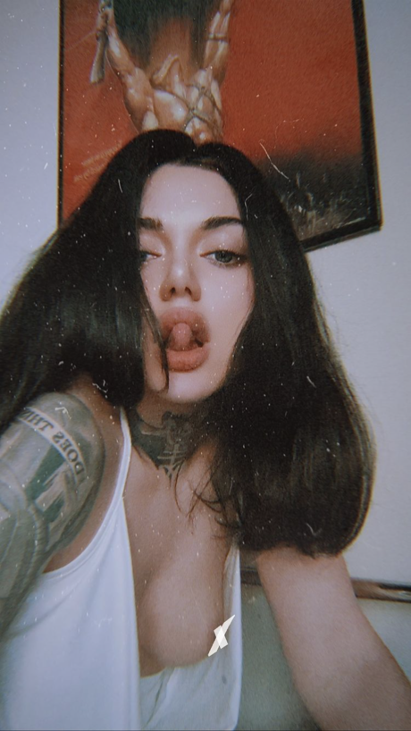 Naakte gelekte OnlyFans-foto van Vnciel