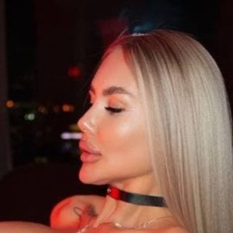 Naken läckt OnlyFans-bild av Georgia Simpson