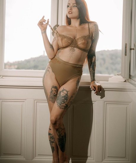 Alaston vuotanut OnlyFans-kuva Mallgharethif