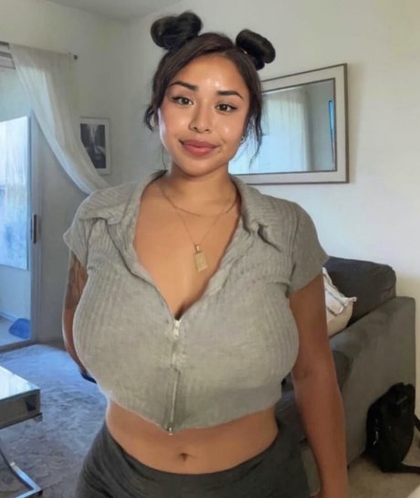 Nahá fotka uniklých OnlyFans od Saraiiifon777