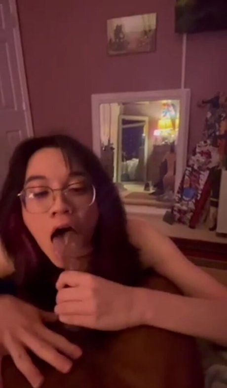 Alaston vuotanut OnlyFans-kuva Xcharlierae