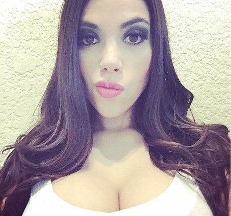Nahá fotka uniklých OnlyFans od Claudia Guajardo