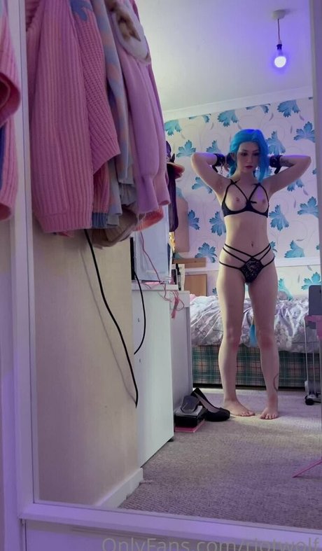 Alaston vuotanut OnlyFans-kuva Riotwolf