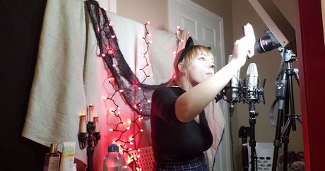 Naakte gelekte OnlyFans-foto van Softlygaloshes