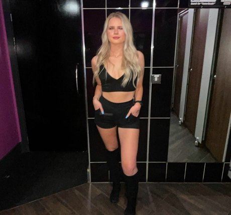 Nahá fotka uniklých OnlyFans od Lillysue Mcfadden