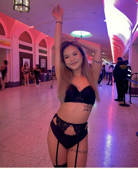 Bellarene OnlyFansリークヌード写真