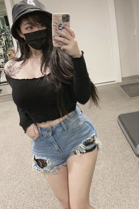 Nøgent lækket OnlyFans-billede af Smolmikuu