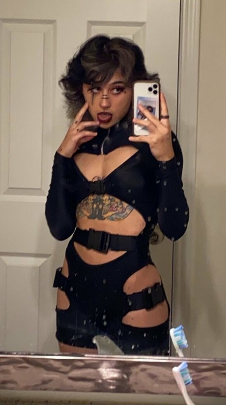 Photo nue de fuite OnlyFans de Missinghalo
