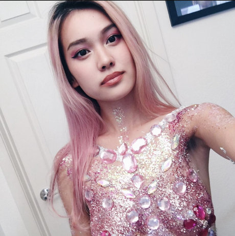 Nahá fotka uniklých OnlyFans od Lyvian Dao