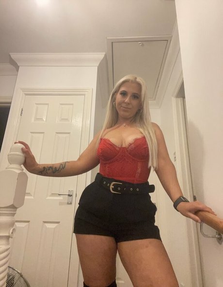 Alaston vuotanut OnlyFans-kuva Luxxybvip
