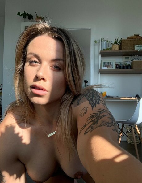 Nahá fotka uniklých OnlyFans od Olivia Hale