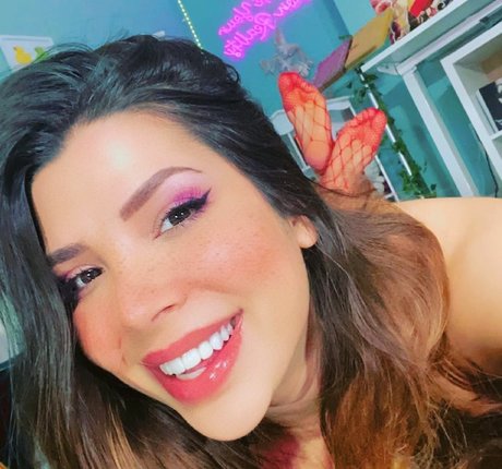 Mizz Ellaa Asmr
