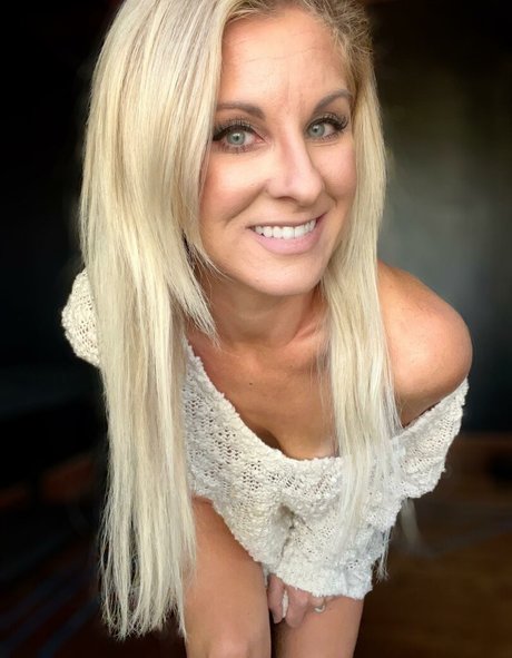 Blondecountrygirl