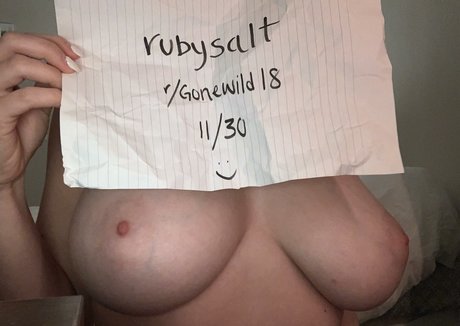 Naken läckt OnlyFans-bild av Rubysalt