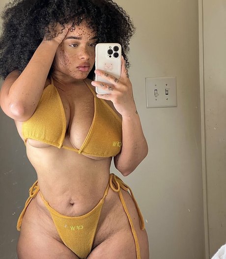 Naken läckt OnlyFans-bild av Tysorosey