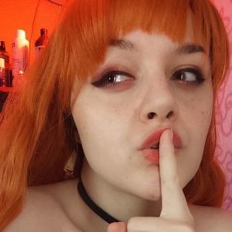 Naken läckt OnlyFans-bild av Velvet Night
