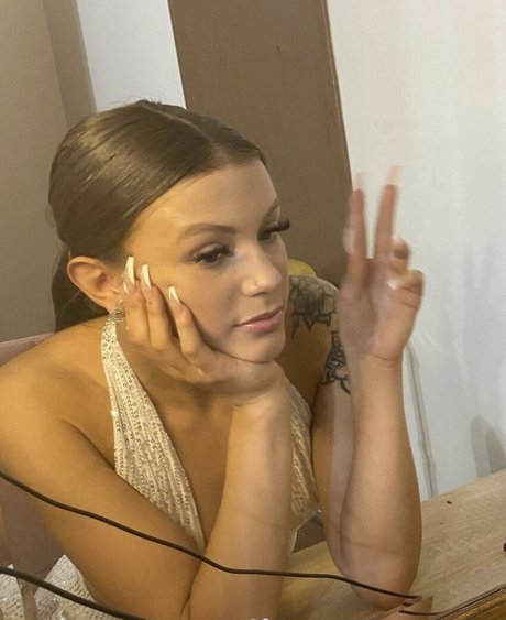 Alaston vuotanut OnlyFans-kuva Annalovesbanana