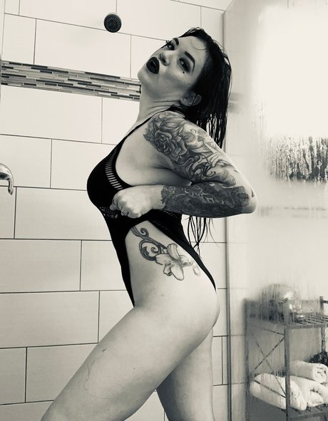Nahá fotka uniklých OnlyFans od Shaul Guerrero