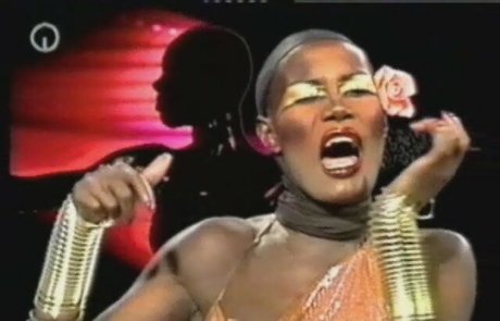 Naken läckt OnlyFans-bild av Grace Jones