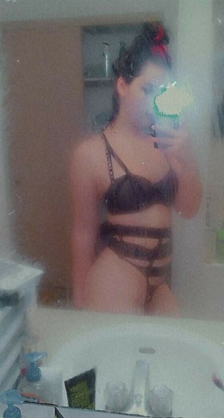 Alaston vuotanut OnlyFans-kuva Strictlydevilish