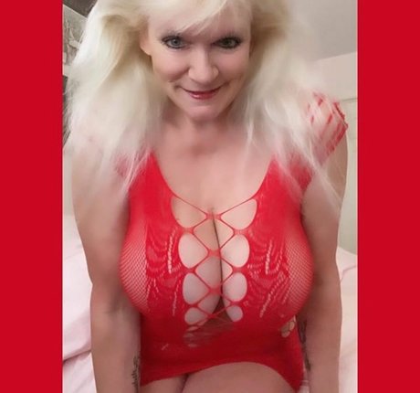 Sandie Lee