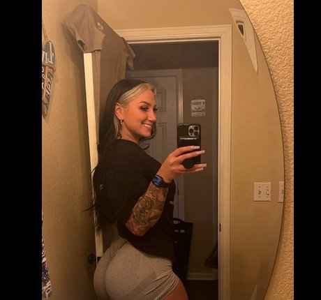 Foto desnuda filtrada de OnlyFans de Befcakemami