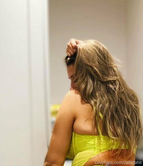 Zara Zahir  nude leaked OnlyFans photo