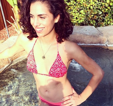 Andrea Sixtos