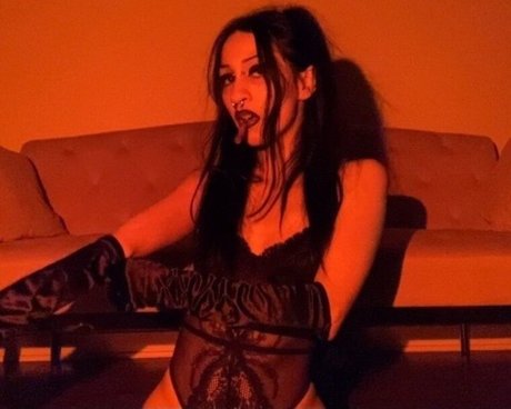 Alasti lekkinud OnlyFans-i pilt Luciiiford