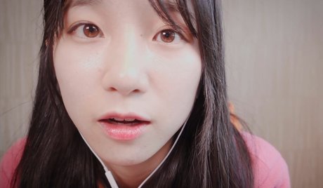 Foto desnuda filtrada de OnlyFans de Latte Asmr