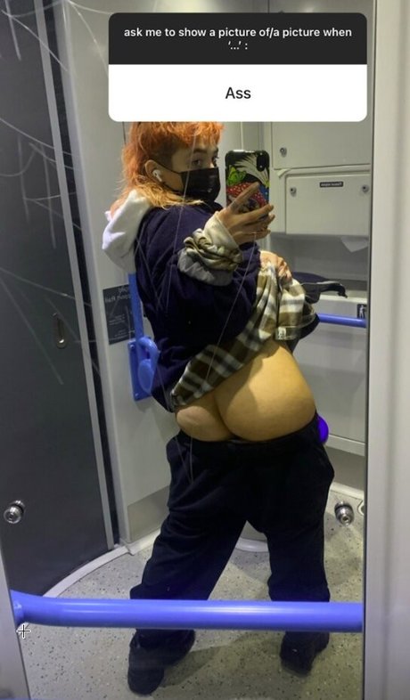 Nahá fotka uniklých OnlyFans od Jorjapaints