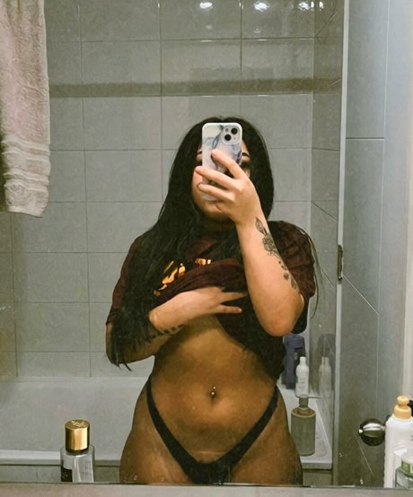 Alaston vuotanut OnlyFans-kuva Nachrz