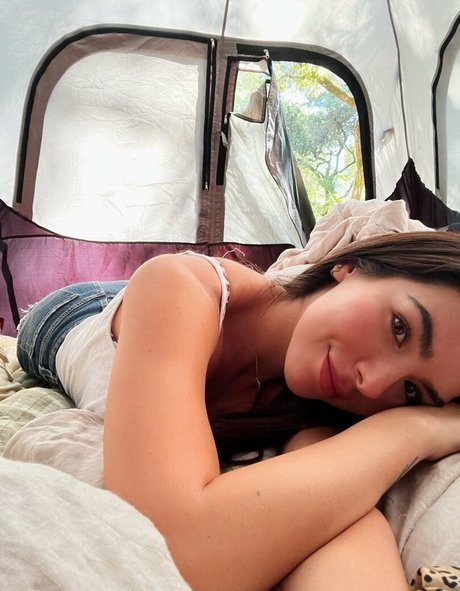Naakte gelekte OnlyFans-foto van Briezy Brie