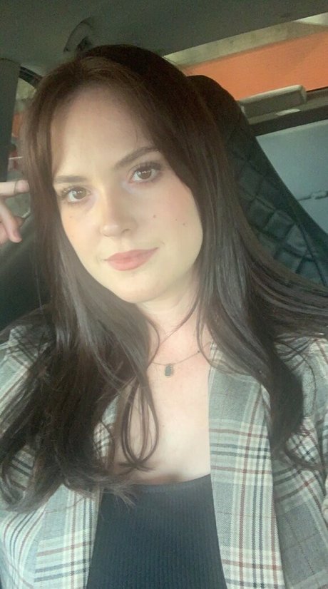 Naken läckt OnlyFans-bild av Reenybopper