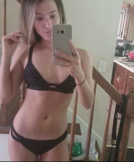 Nahá fotka uniklých OnlyFans od Sweeettails