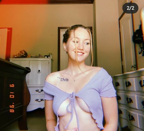 Nagie wyciekłe zdjęcie OnlyFans od Youronlyabsinthe