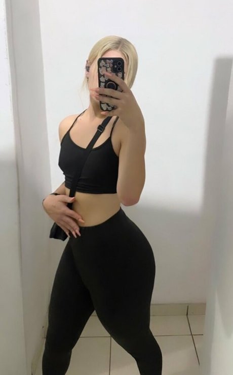 Nagie wyciekłe zdjęcie OnlyFans od Maiafeel
