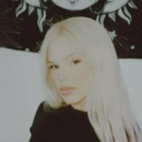 Naakte gelekte OnlyFans-foto van Maiafeel