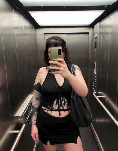Naken läckt OnlyFans-bild av Ghostxgirl69