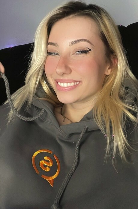 Veylaneey  nude leaked OnlyFans photo