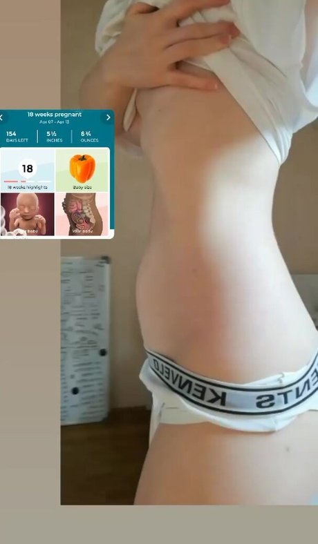 Naakte gelekte OnlyFans-foto van Xoxoshawtyxoxo