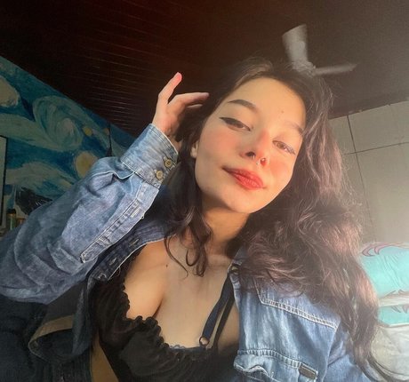 Foto di nudo di fuga di OnlyFans di Analia Shimizu