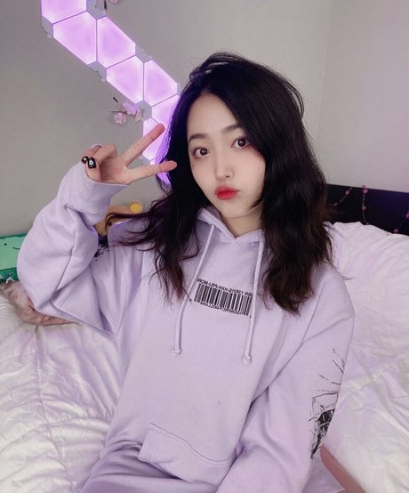 Nacktes geleaktes OnlyFans-Foto von Yoojin
